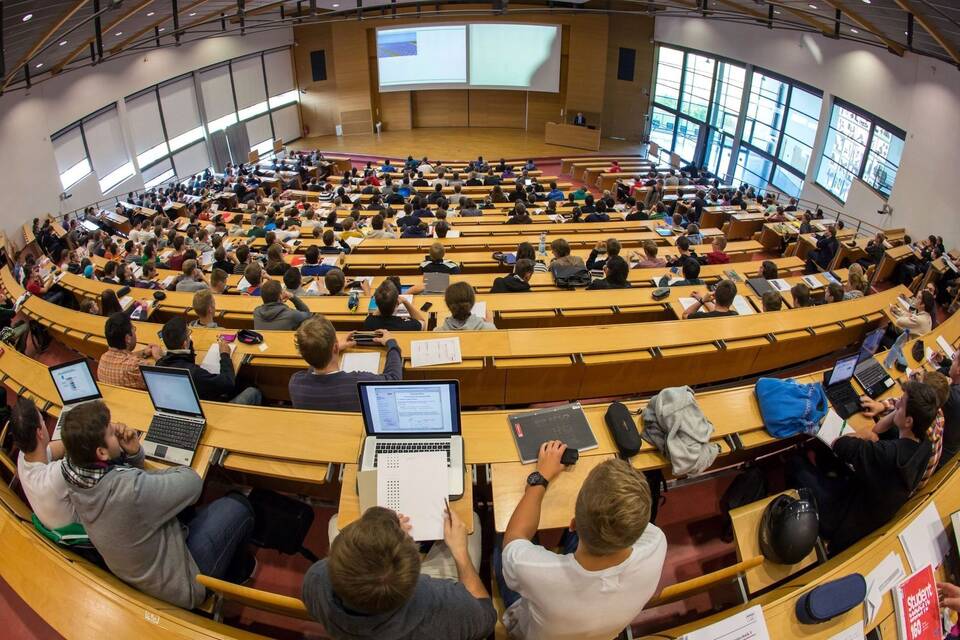 Studierende im Hörsaal