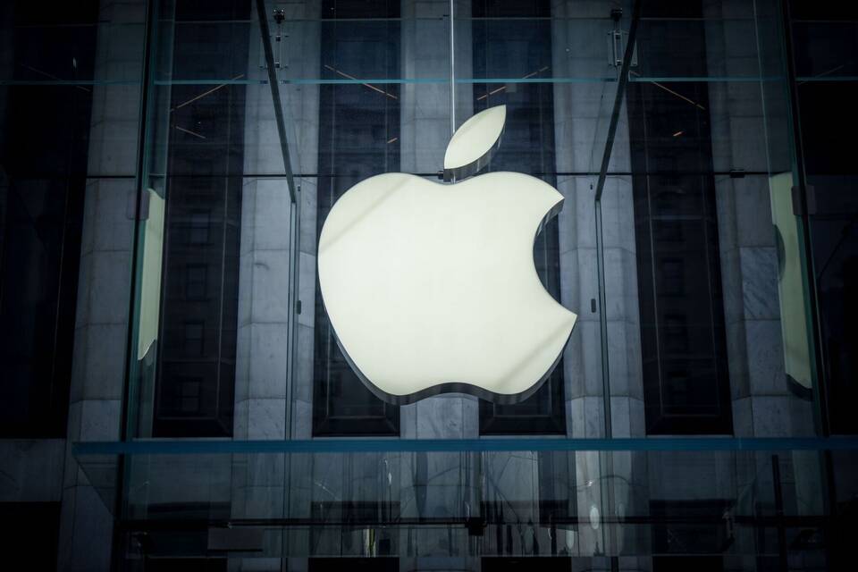 Apple Apple