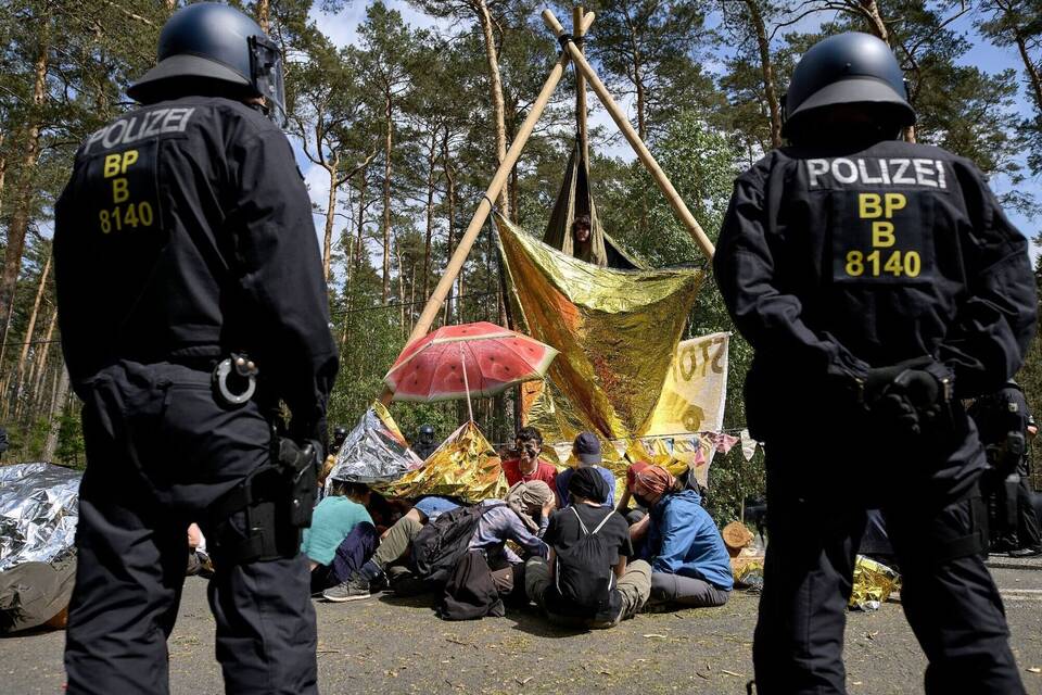 Protest gegen Tesla - Grünheide Protest gegen Tesla - Grünheide