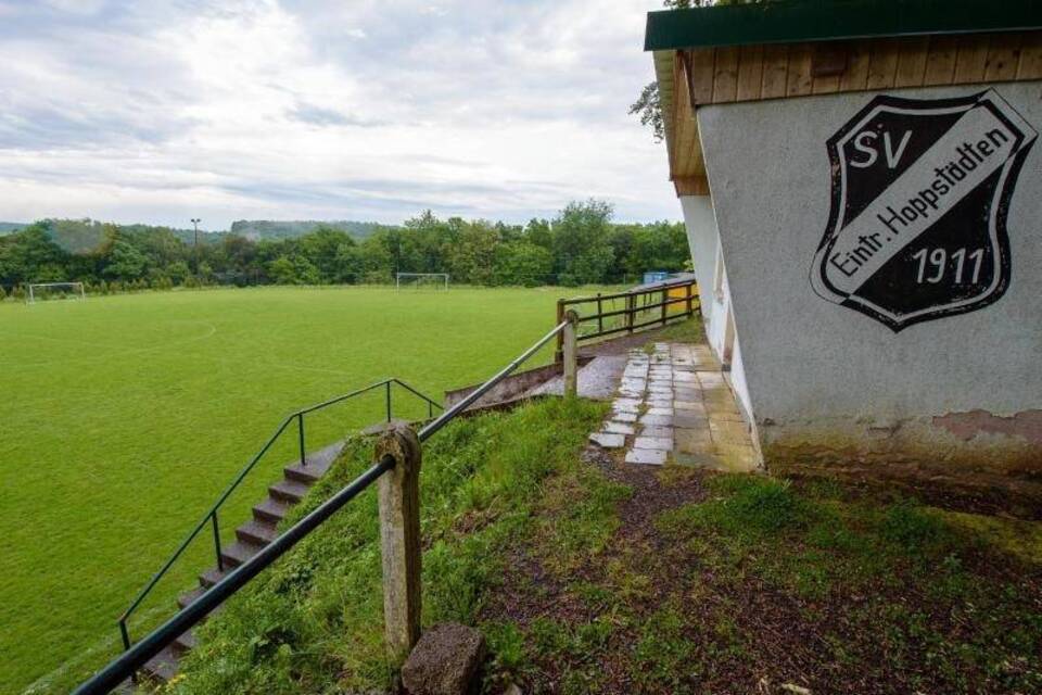 Blitzeinschlag während Fußballspiels Blitzeinschlag während Fußballspiels
