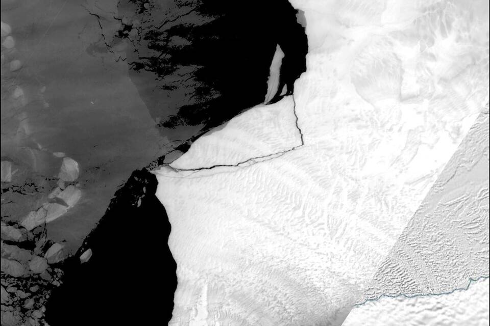 Eisberg von Antarktis-Schelfeis abgebrochen Eisberg von Antarktis-Schelfeis abgebrochen