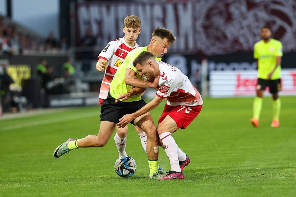 Jahn Regensburg - SV Wehen Wiesbaden Jahn Regensburg - SV Wehen Wiesbaden