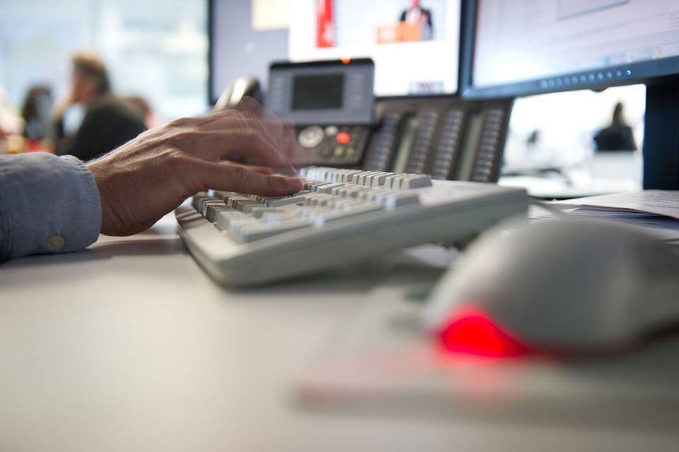 Arbeitsplatz mit Computer Arbeitsplatz mit Computer