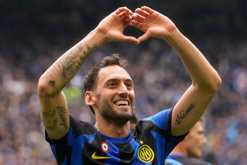 Hakan Calhanoglu Hakan Calhanoglu