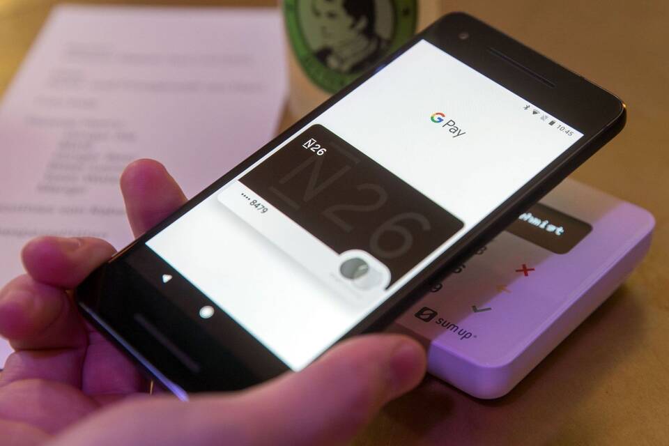 Kontaktloses Zahlen mit dem Smartphone Kontaktloses Zahlen mit dem Smartphone