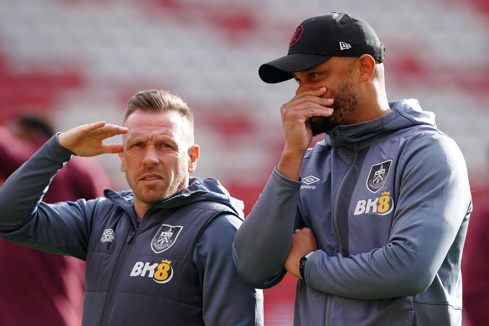 Craig Bellamy (l)