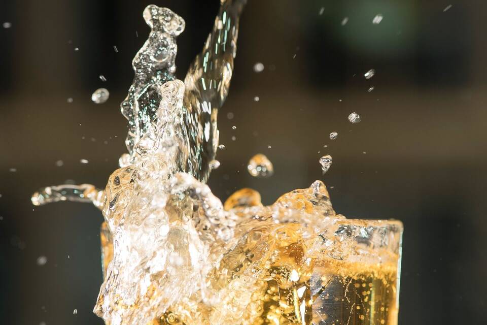 Ein Glas Apfelschorle Ein Glas Apfelschorle