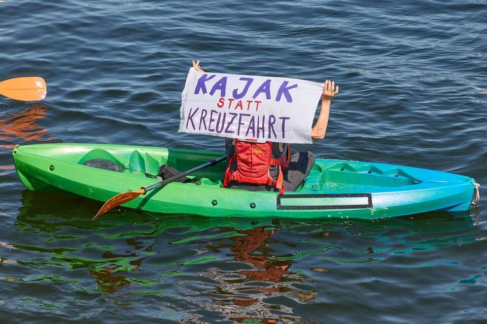 Protest gegen Kreuzfahrten Protest gegen Kreuzfahrten