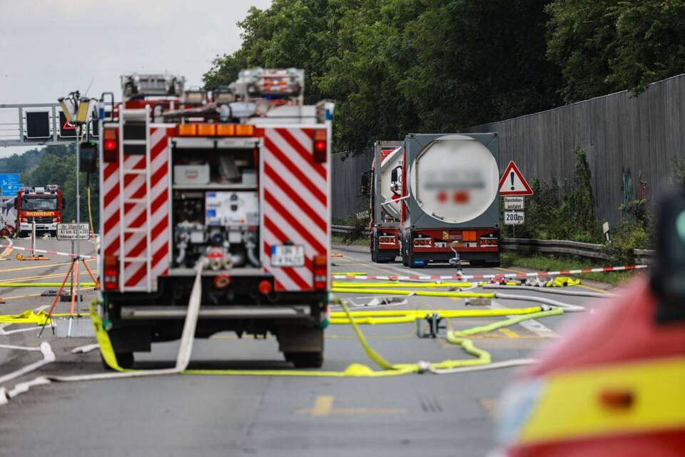 Gas tritt aus undichtem Lastwagen aus - A1 gesperrt Gas tritt aus undichtem Lastwagen aus - A1 gesperrt