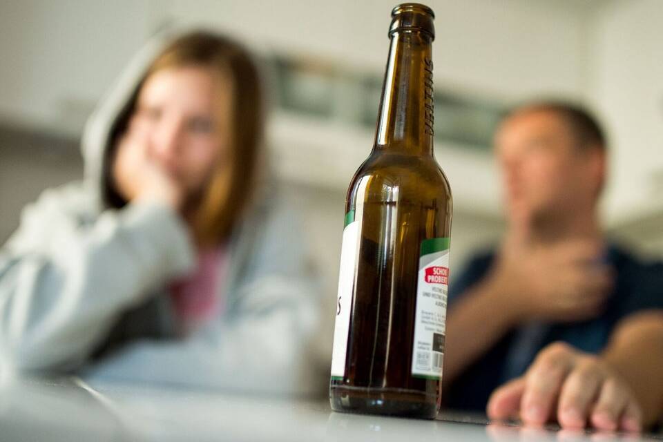 Gesundheitspolitiker warnen vor frühzeitigem Alkoholkonsum Gesundheitspolitiker warnen vor frühzeitigem Alkoholkonsum