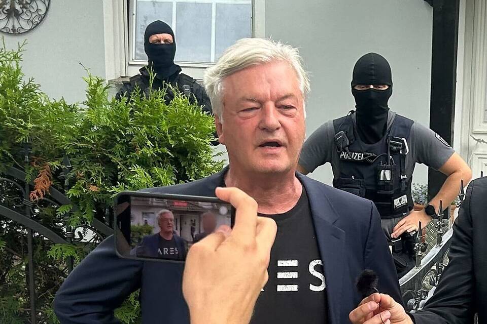 Polizei geht gegen rechtsextremes Magazin «Compact» vor