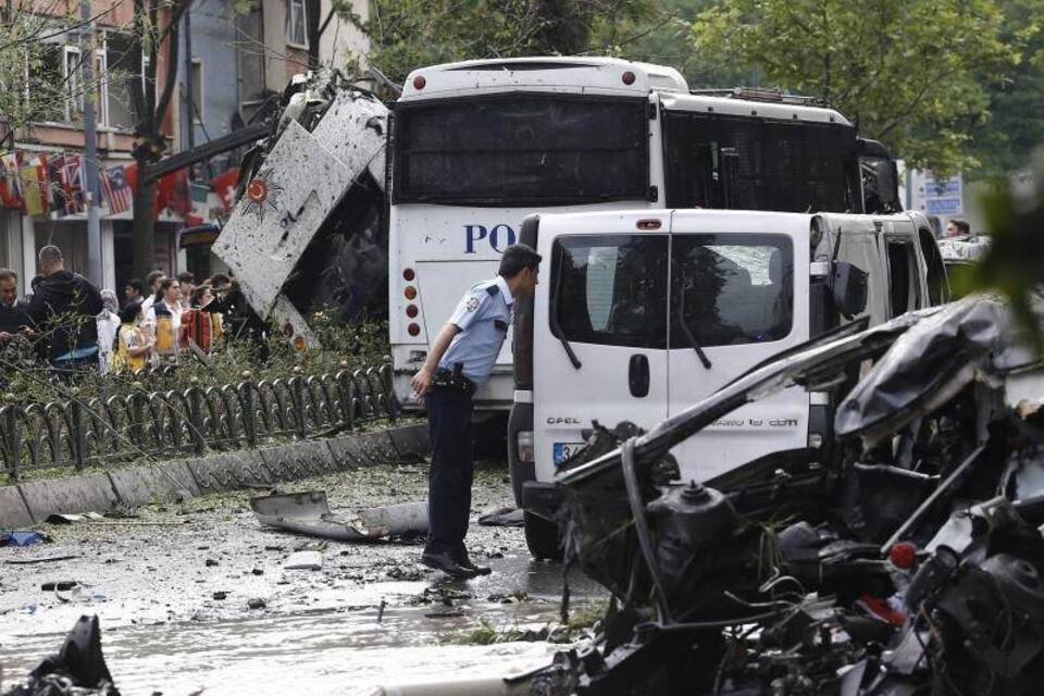 Anschlag auf Polizeibus Anschlag auf Polizeibus