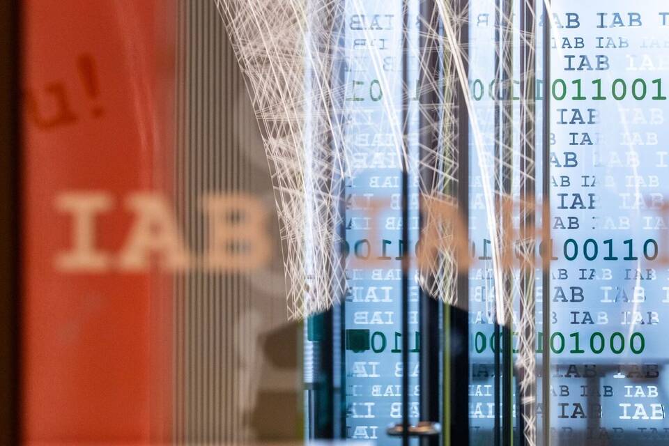 IAB - Institut für Arbeitsmarkt- und Berufsforschung IAB - Institut für Arbeitsmarkt- und Berufsforschung