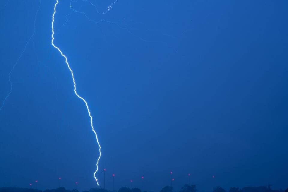 Ein Blitz am Himmel Ein Blitz am Himmel