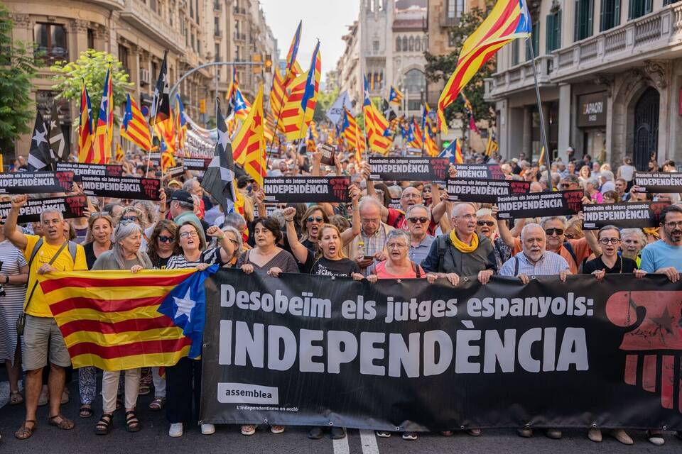 Demonstration der Unabhängigkeitsbefürworter in Barcelona Demonstration der Unabhängigkeitsbefürworter in Barcelona