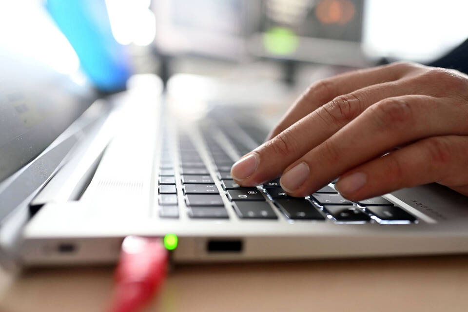 Internet Laptop Betrug neutrale BU