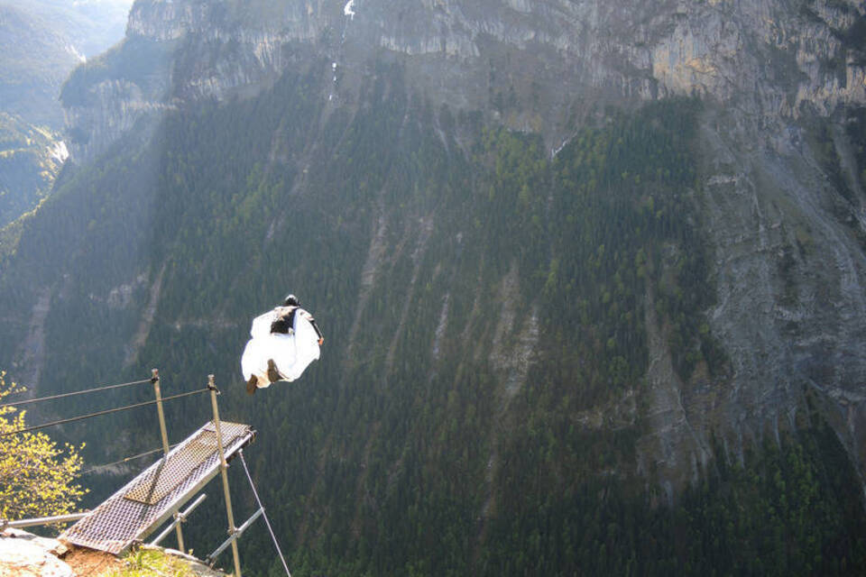 Freiflug ab Exit Point - In Lauterbrunnen fallen Menschen vom Himmel