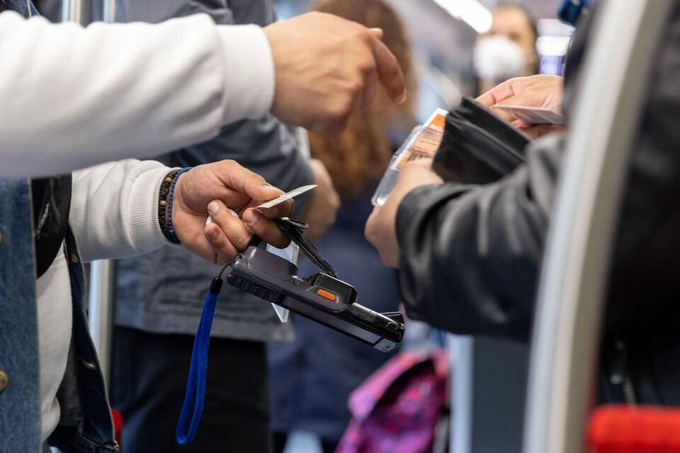 Fahrkartenkontrolle im ÖPNV Fahrkartenkontrolle im ÖPNV