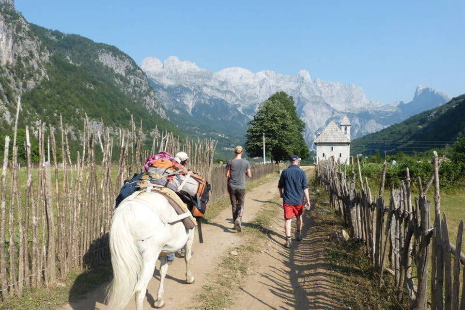 Wie die Alpen vor 200 Jahren - Das Wanderwunder von Albanien Wie die Alpen vor 200 Jahren - Das Wanderwunder von Albanien