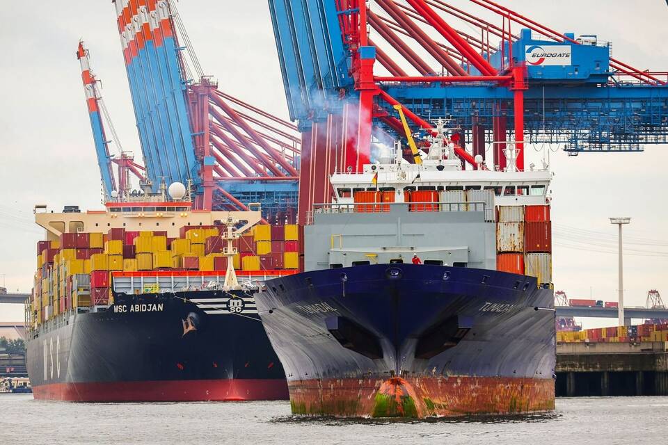 Exporte - Containerterminal im Hafen Hamburg Exporte - Containerterminal im Hafen Hamburg