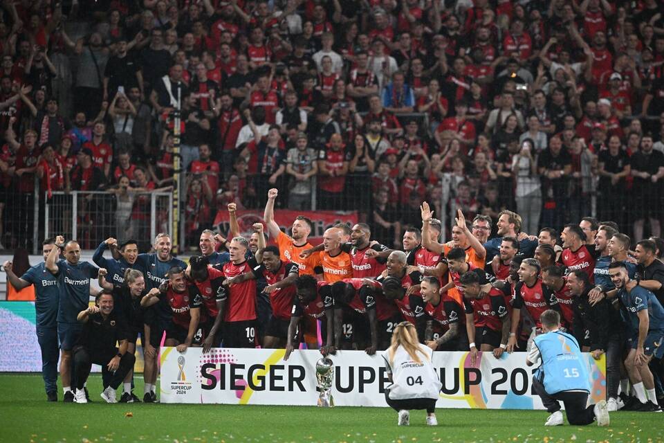 Bayer Leverkusen - VfB Stuttgart Bayer Leverkusen - VfB Stuttgart