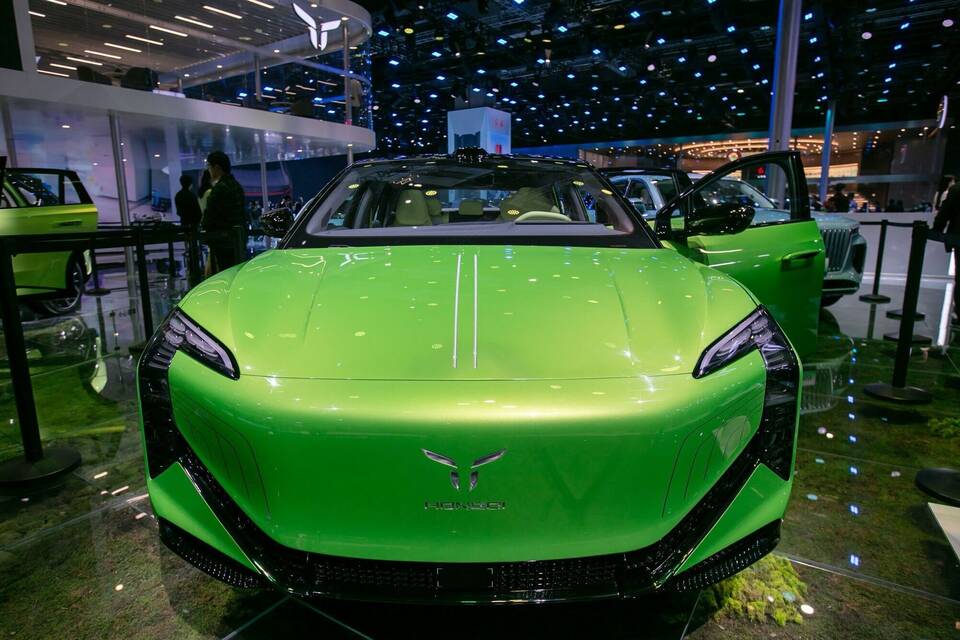 Chinesisches Elektroauto "Rote Fahne" Chinesisches Elektroauto "Rote Fahne"