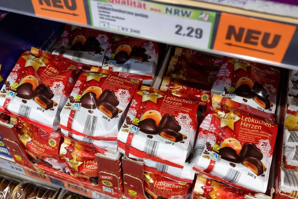 Weihnachten kündigt sich bereits in Supermärkten an Weihnachten kündigt sich bereits in Supermärkten an