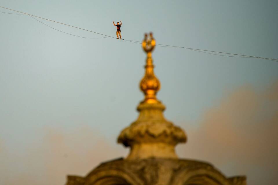Extremsportler Jaan Roose überquert Bosporus per Slackline Extremsportler Jaan Roose überquert Bosporus per Slackline