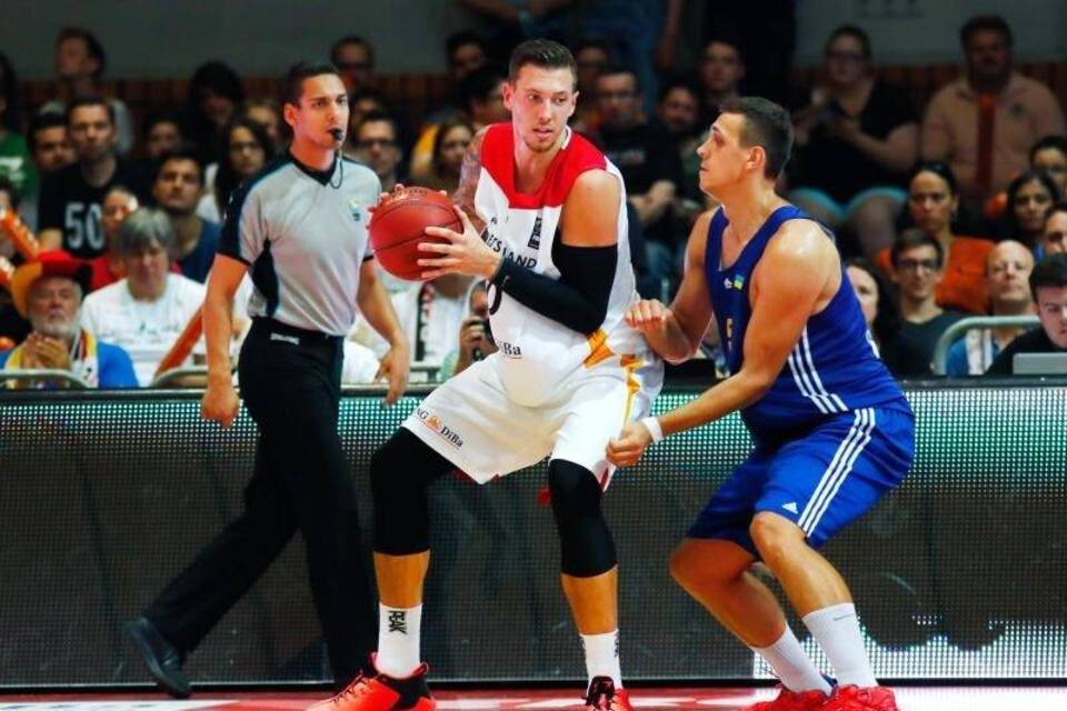 Daniel Theis Daniel Theis