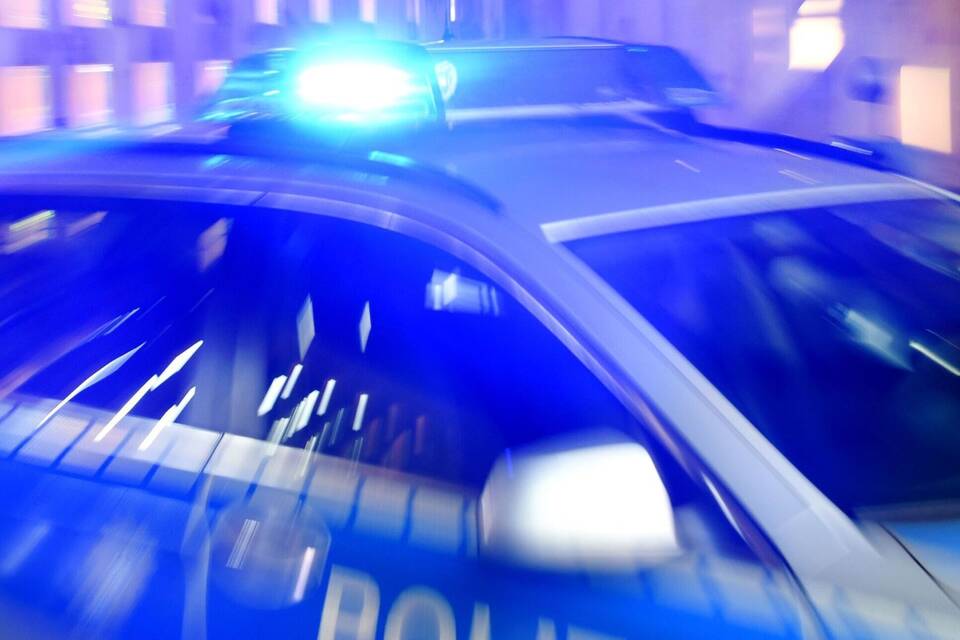 Blaulicht auf einem Polizeiauto Blaulicht auf einem Polizeiauto