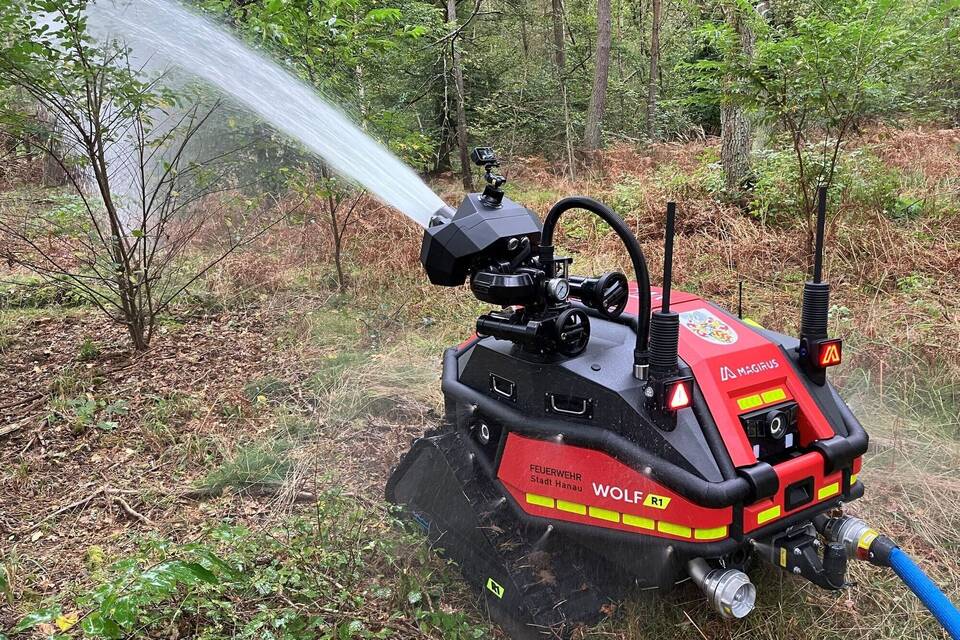 Neuer Löschroboter der Hanauer Feuerwehr vorgestellt Neuer Löschroboter der Hanauer Feuerwehr vorgestellt