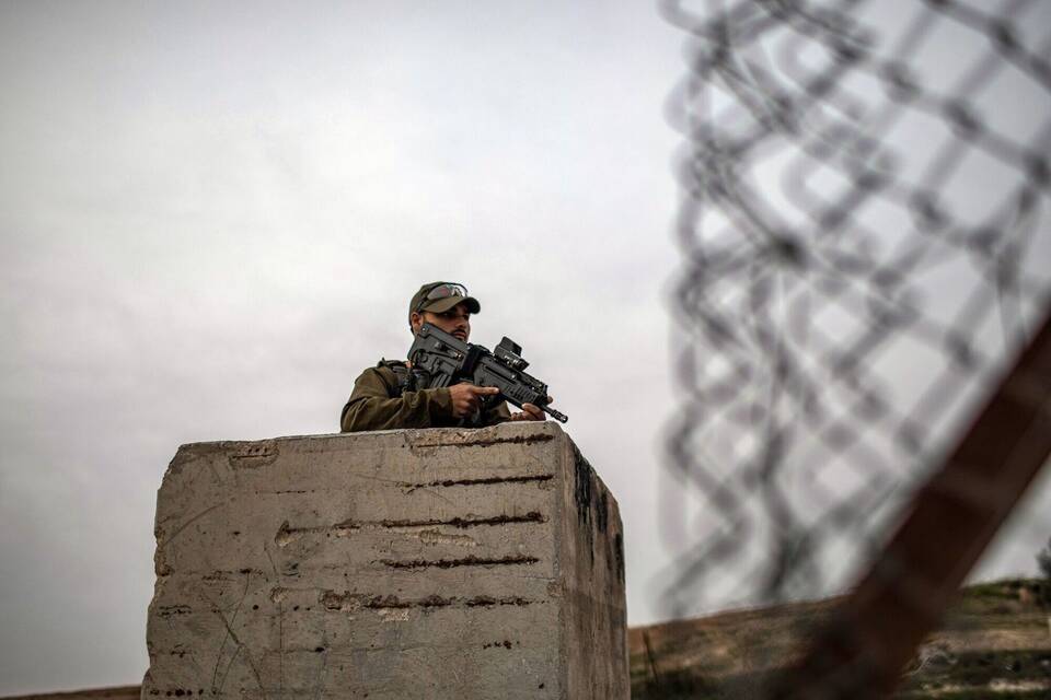 Israelische Armee an einem Kontrollpunkt im Westjordanland Israelische Armee an einem Kontrollpunkt im Westjordanland