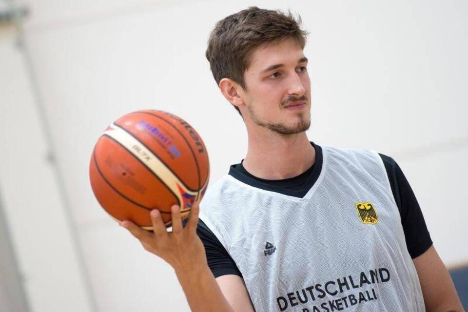 Tibor Pleiß Tibor Pleiß