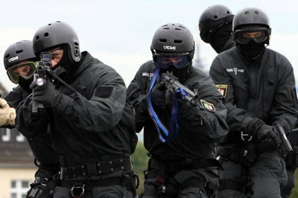 Spezialeinsatzkommando der Polizei Spezialeinsatzkommando der Polizei