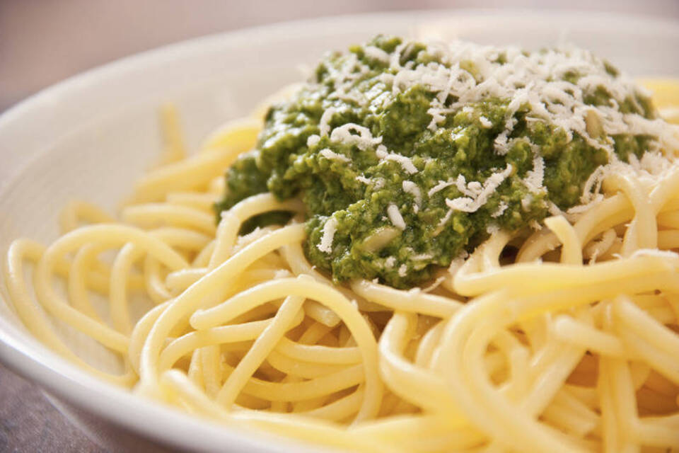 Klassisch würzig oder süß: Pesto verleiht nicht nur Nudeln Pep Klassisch würzig oder süß: Pesto verleiht nicht nur Nudeln Pep
