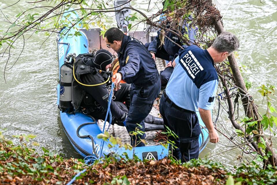 Nach Schüssen in Bar: Polizei sucht in der Fils nach der Tatwaffe Nach Schüssen in Bar: Polizei sucht in der Fils nach der Tatwaffe