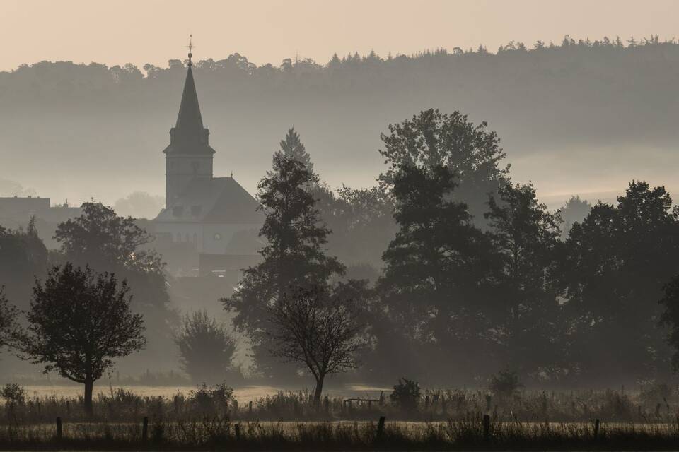Kirche in Wehrheim (Hochtaunuskreis) Kirche in Wehrheim (Hochtaunuskreis)