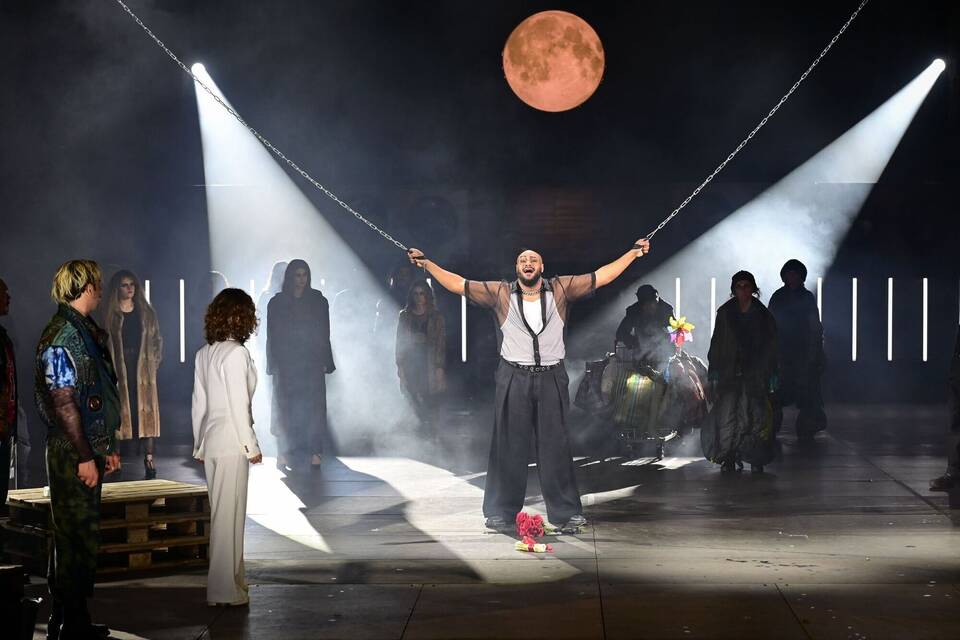 «Die Dreigroschenoper» in Bad Hersfeld «Die Dreigroschenoper» in Bad Hersfeld