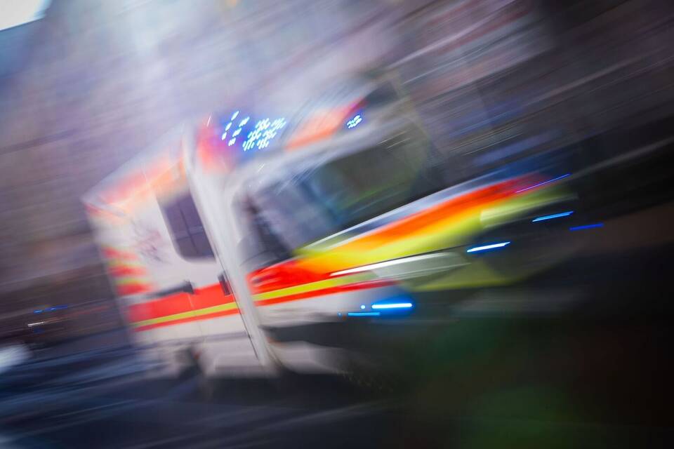 Notarzt im Blaulicht-Einsatz Notarzt im Blaulicht-Einsatz