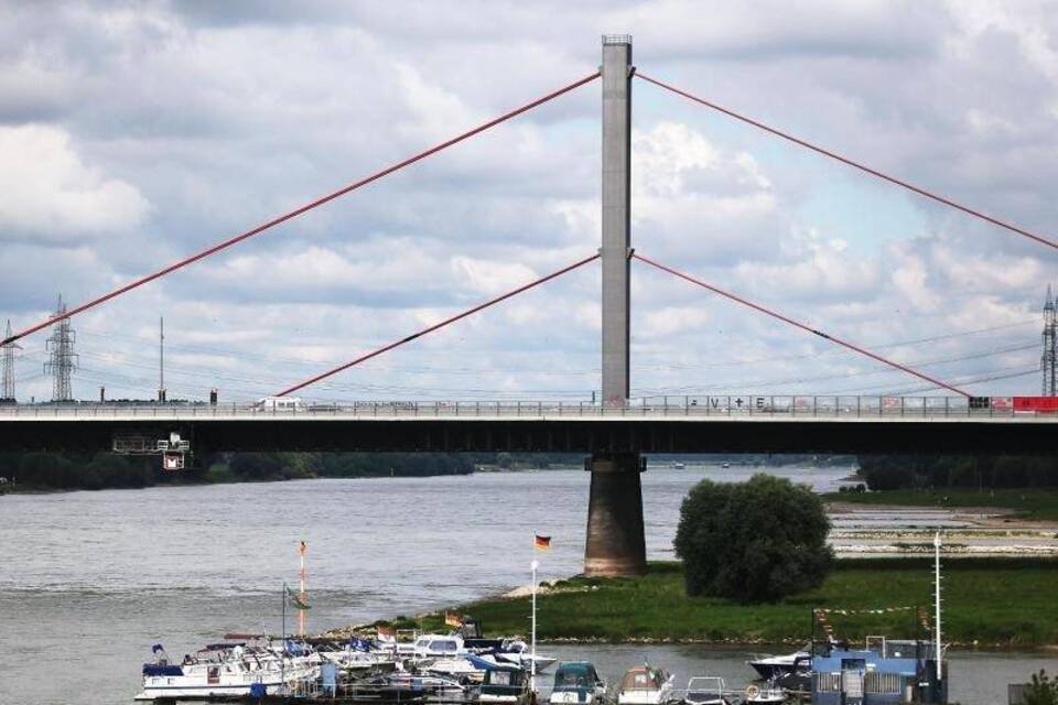 A1-Rheinbrücke bei Leverkusen