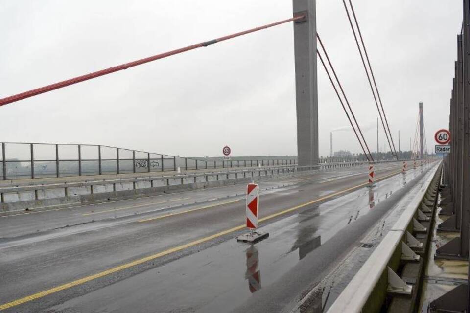 Vollsperrung der A1-Rheinbrücke