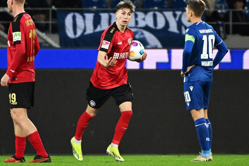 Karlsruher SC - SV Wehen Wiesbaden Karlsruher SC - SV Wehen Wiesbaden