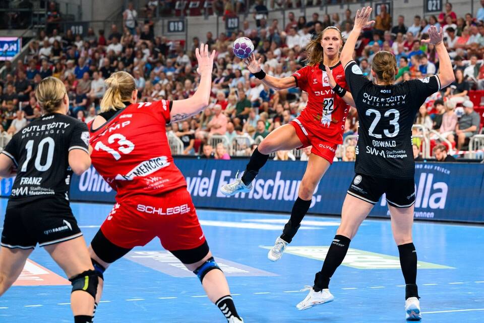 Xenia Smits (2.v.r.) Xenia Smits (2.v.r.)