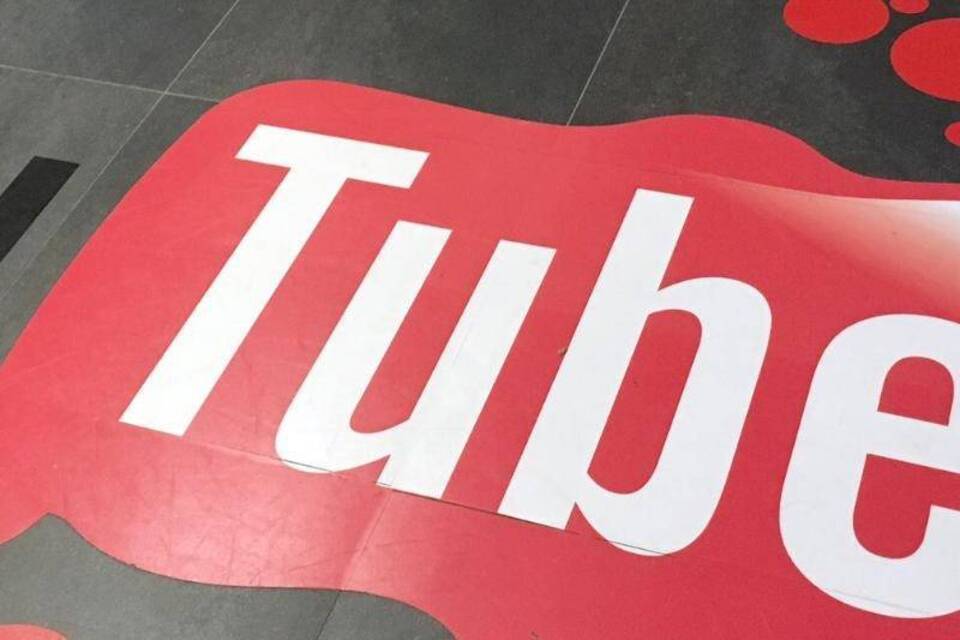 YouTube YouTube