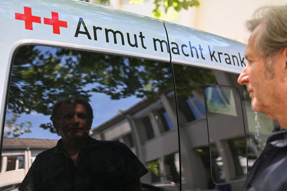 Hitze belastet obdachlose Menschen Hitze belastet obdachlose Menschen