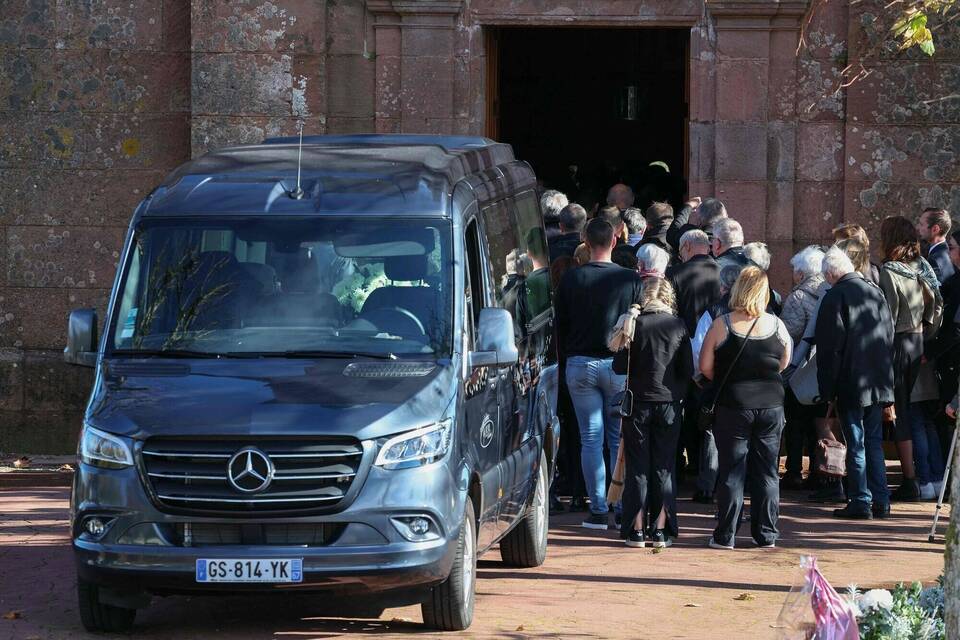 Hunderte nehmen Abschied von getöteter Lina im Elsass