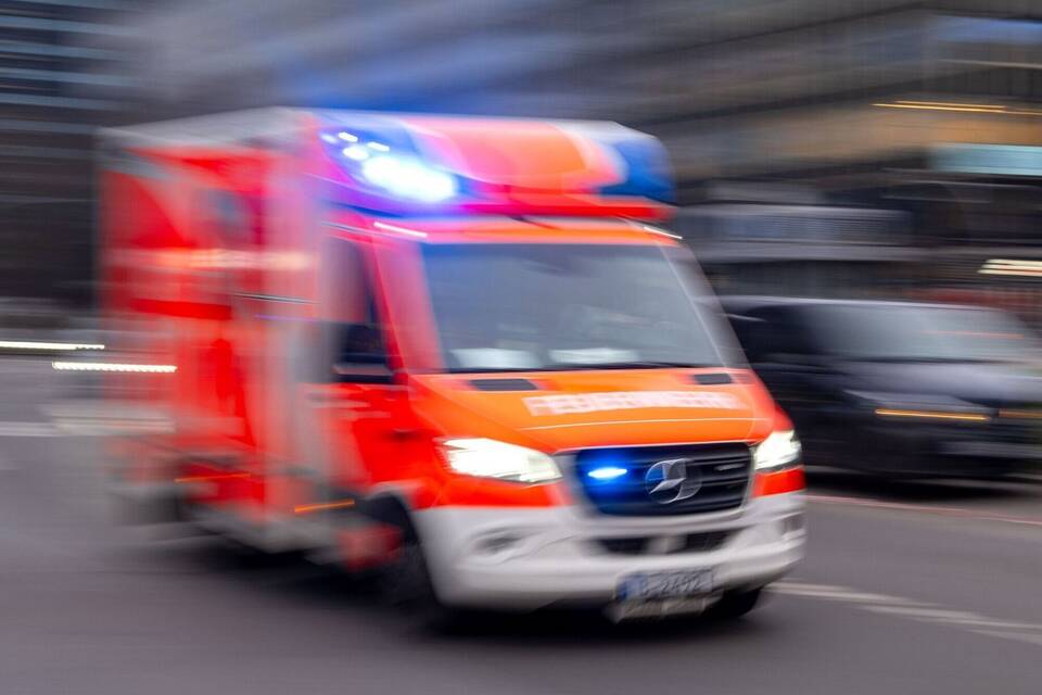 Krankenwagen im Einsatz - Archiv Krankenwagen im Einsatz - Archiv