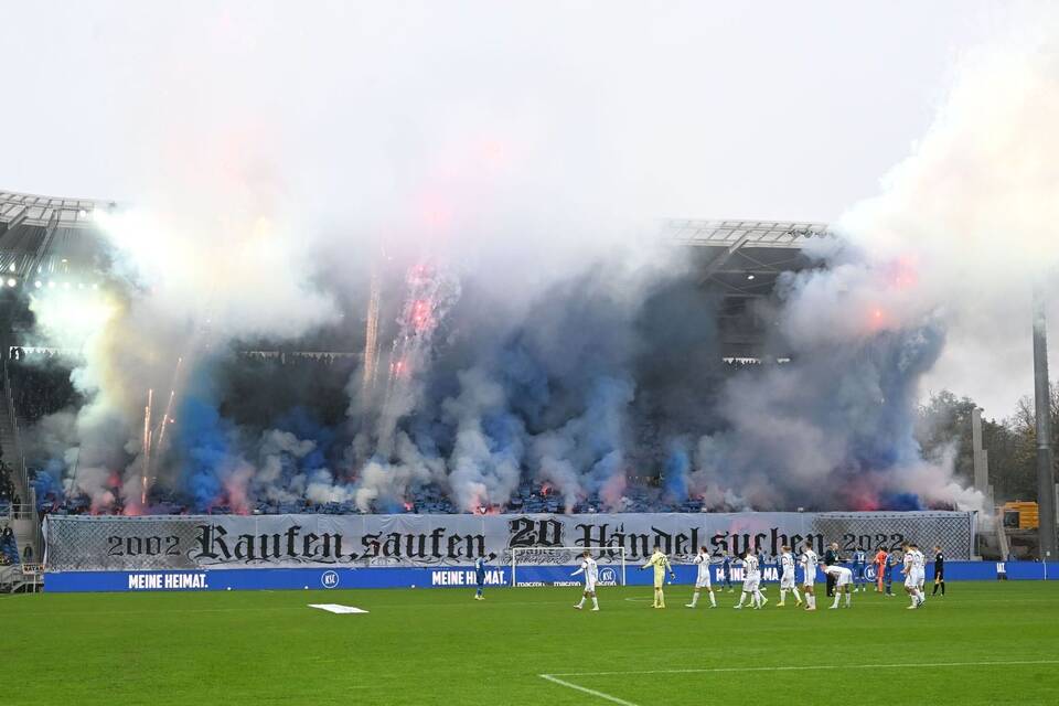Karlsruher SC - FC St. Pauli Karlsruher SC - FC St. Pauli