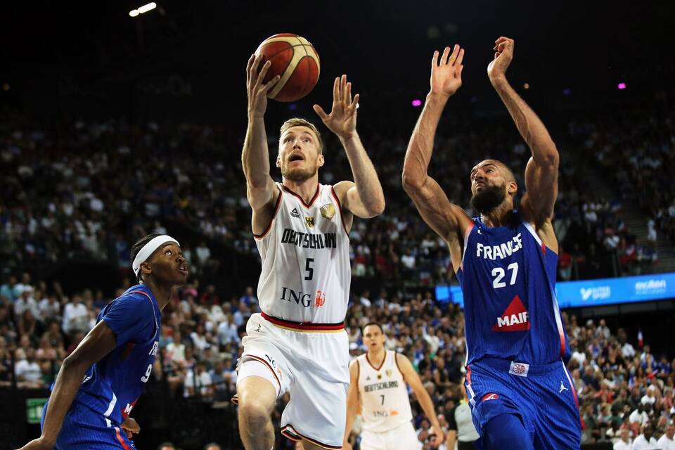 Niels Giffey Niels Giffey