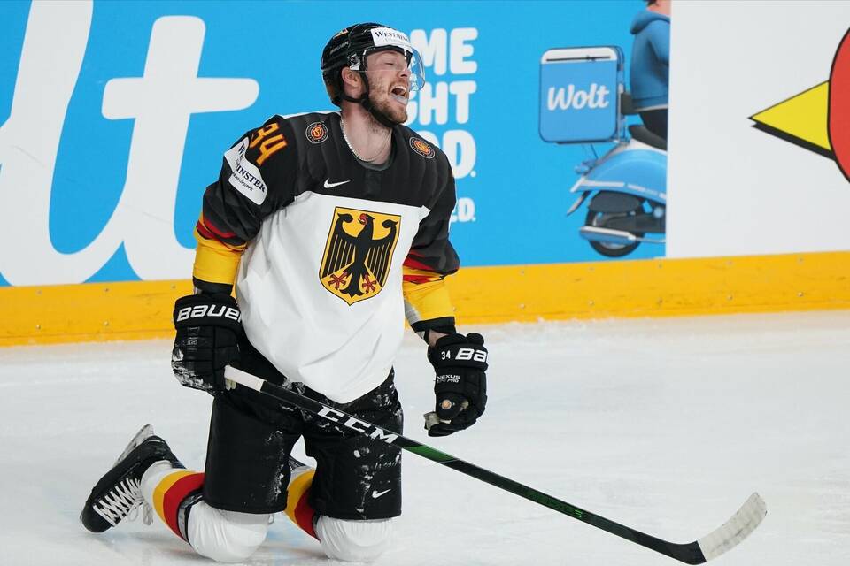 Tom Kühnhackl. Tom Kühnhackl.